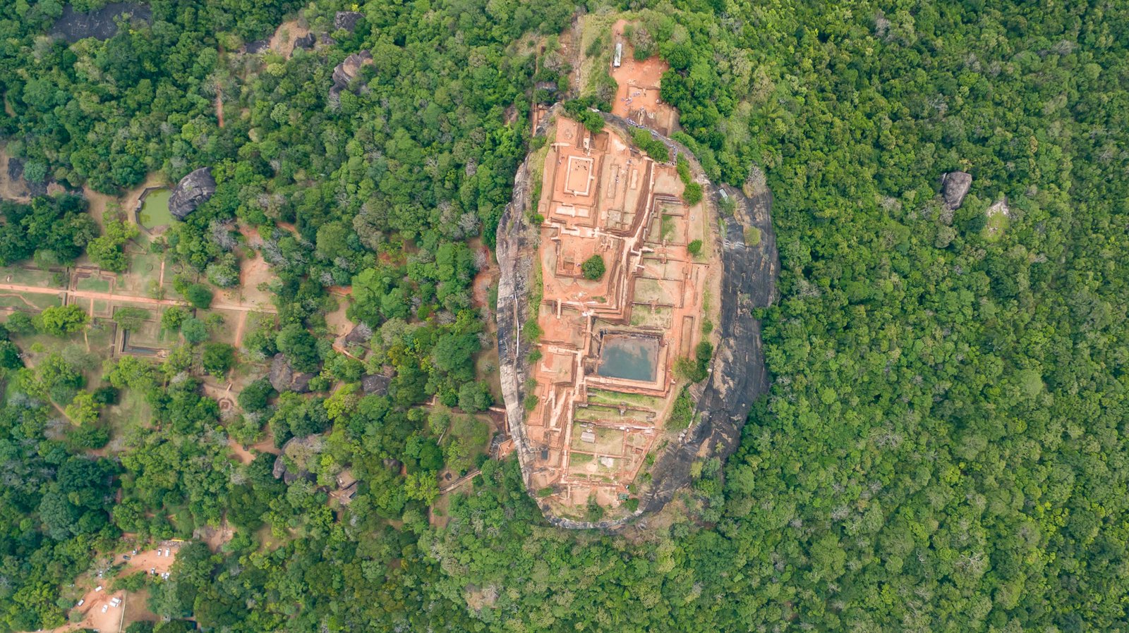 Classic Sri Lanka — Coast to Hills