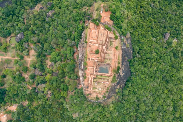 Classic Sri Lanka — Coast to Hills